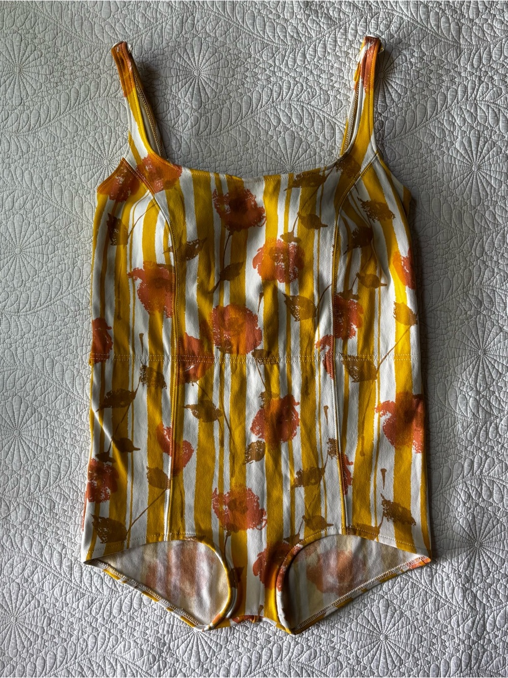 Vintage 1960s CATALINA One Piece Floral Swimsuit / 36 bust